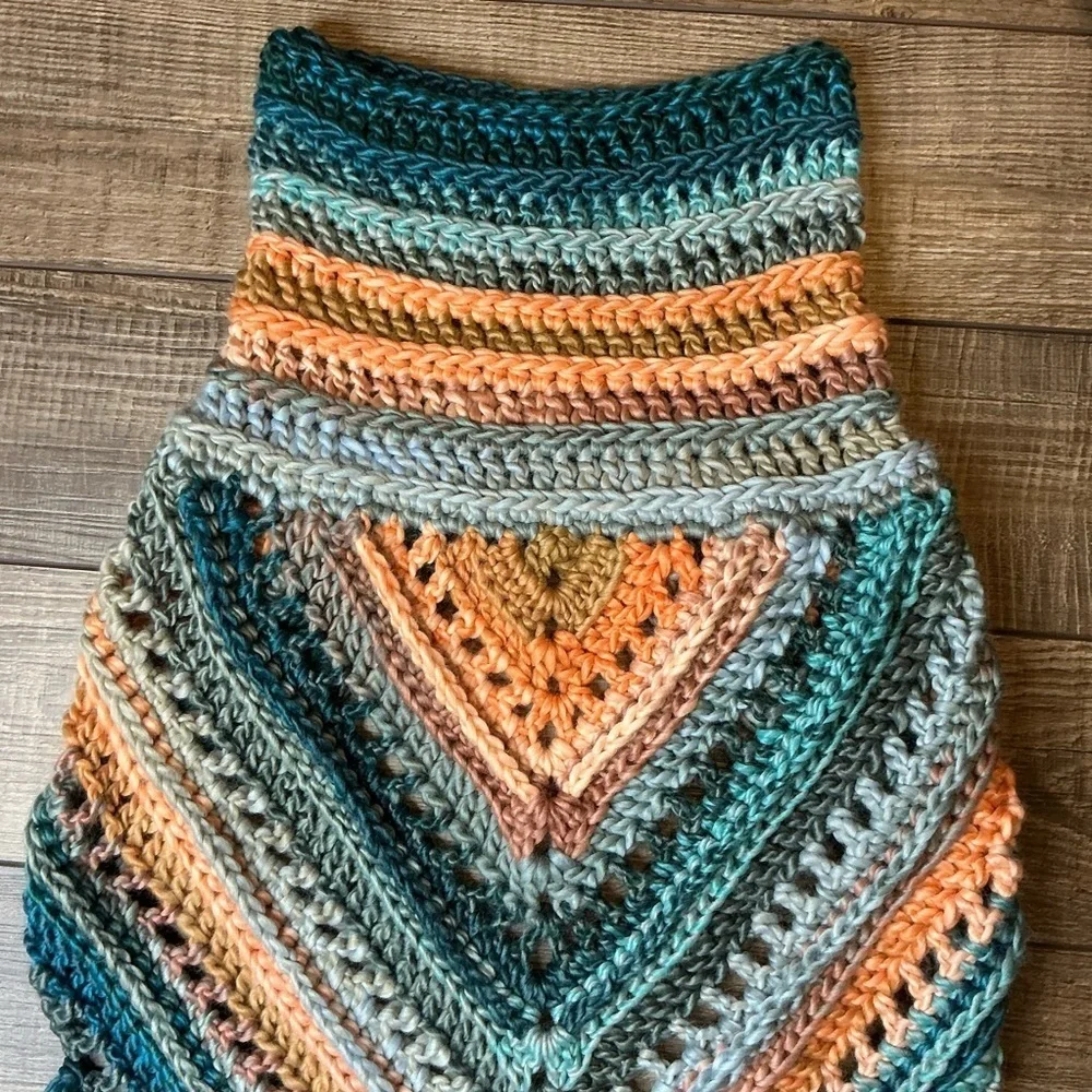 Handcrafted Crochet Cowl Neck Scarf With‎ Fringe New Handmade by Seller Knit